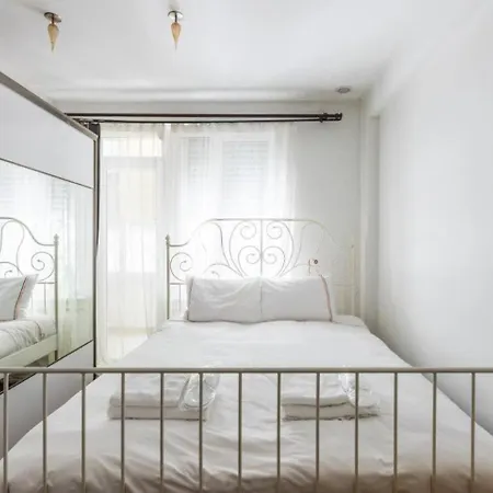 Gorgeous Bright 2bed1bath Bosphorus Views! #356 Lägenhet *