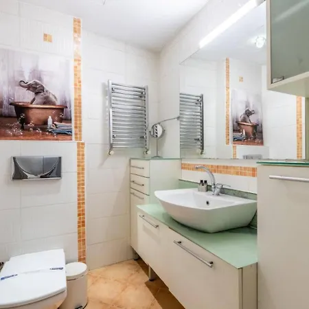 Gorgeous Bright 2bed1bath Bosphorus Views! #356 公寓