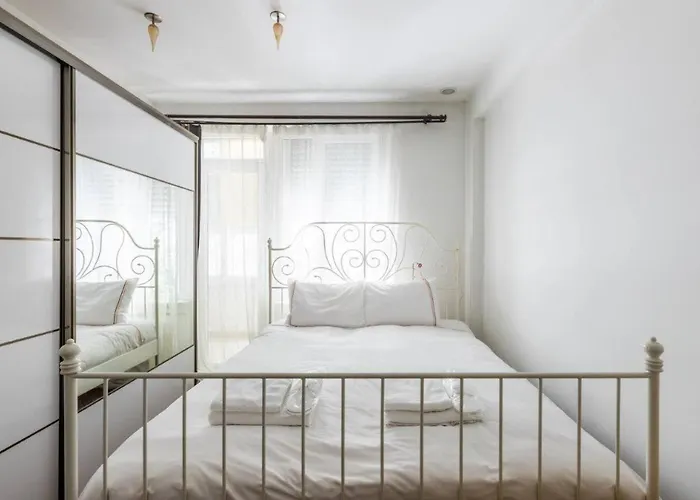 Gorgeous Bright 2bed1bath Bosphorus Views! #356 Lägenhet *