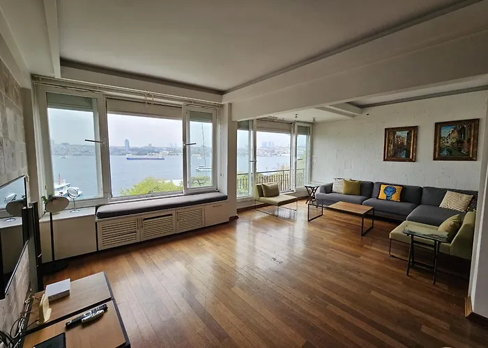 Gorgeous Bright 2bed1bath Bosphorus Views! #356 Lägenhet